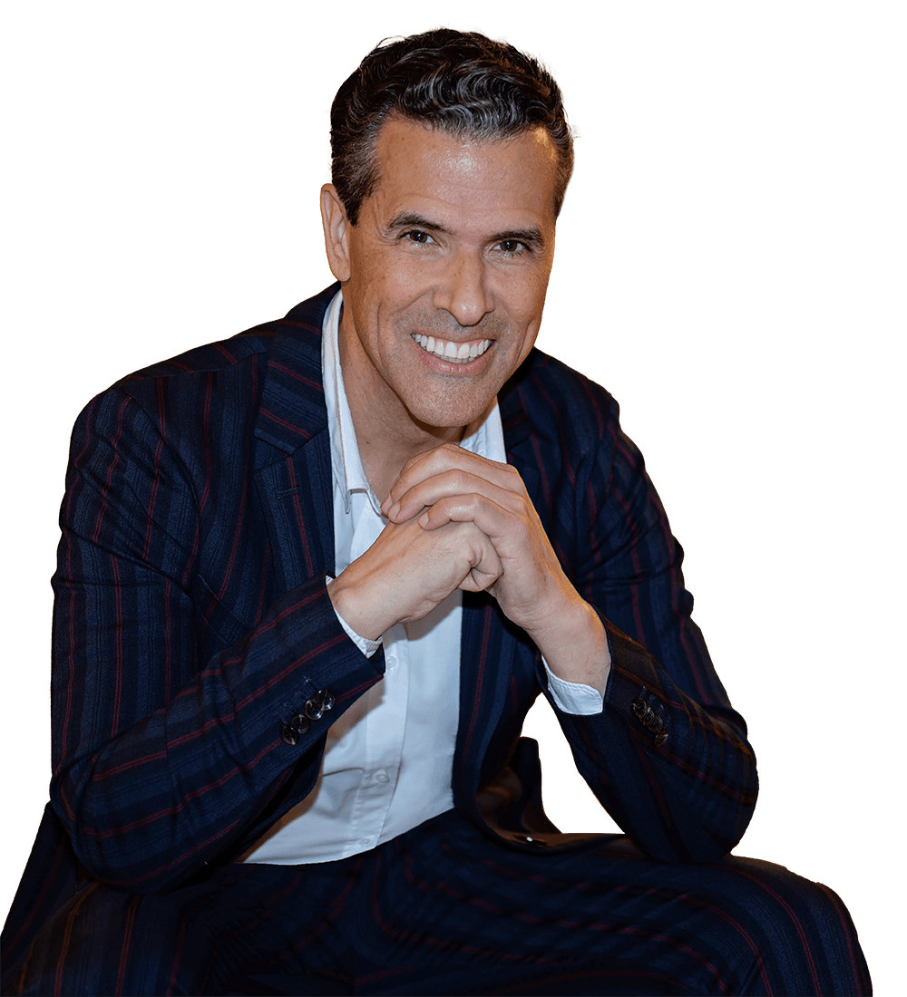 Marco Antonio Regil — Alcanza Tu Bienestar Financiero