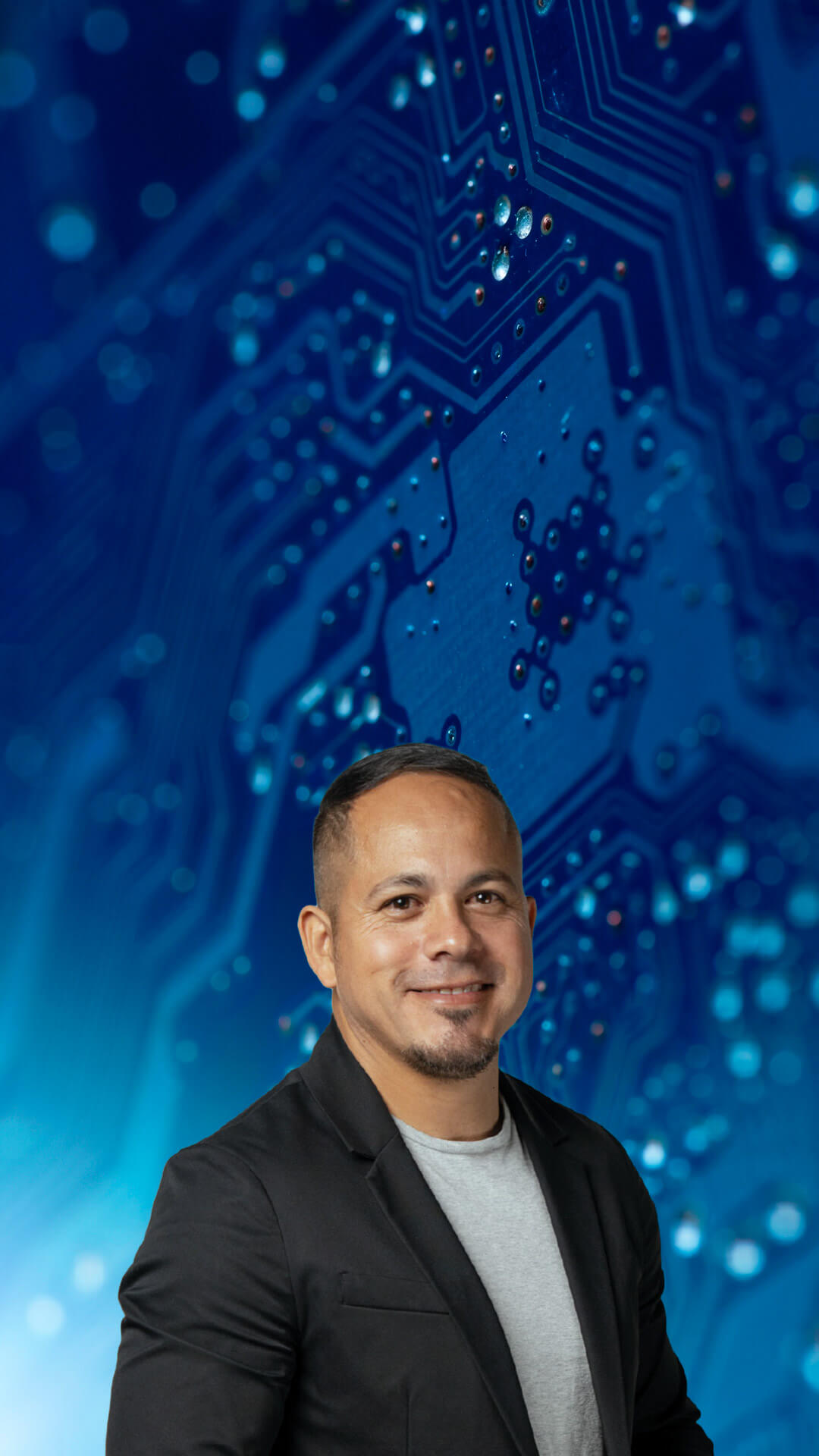 Tu Escudo Digital — Salvador Chava Valadés