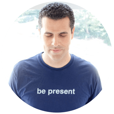 21 Días de Gratitud con Marco Antonio Regil 21 Días de Gratitud con Marco Antonio Regil